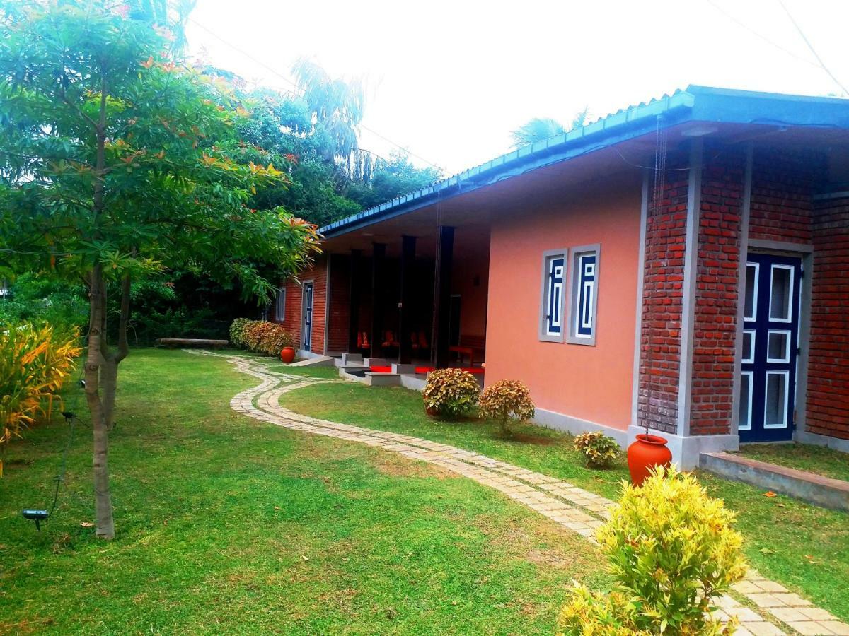 Honey Tree Polonnaruwa Hotel Luaran gambar